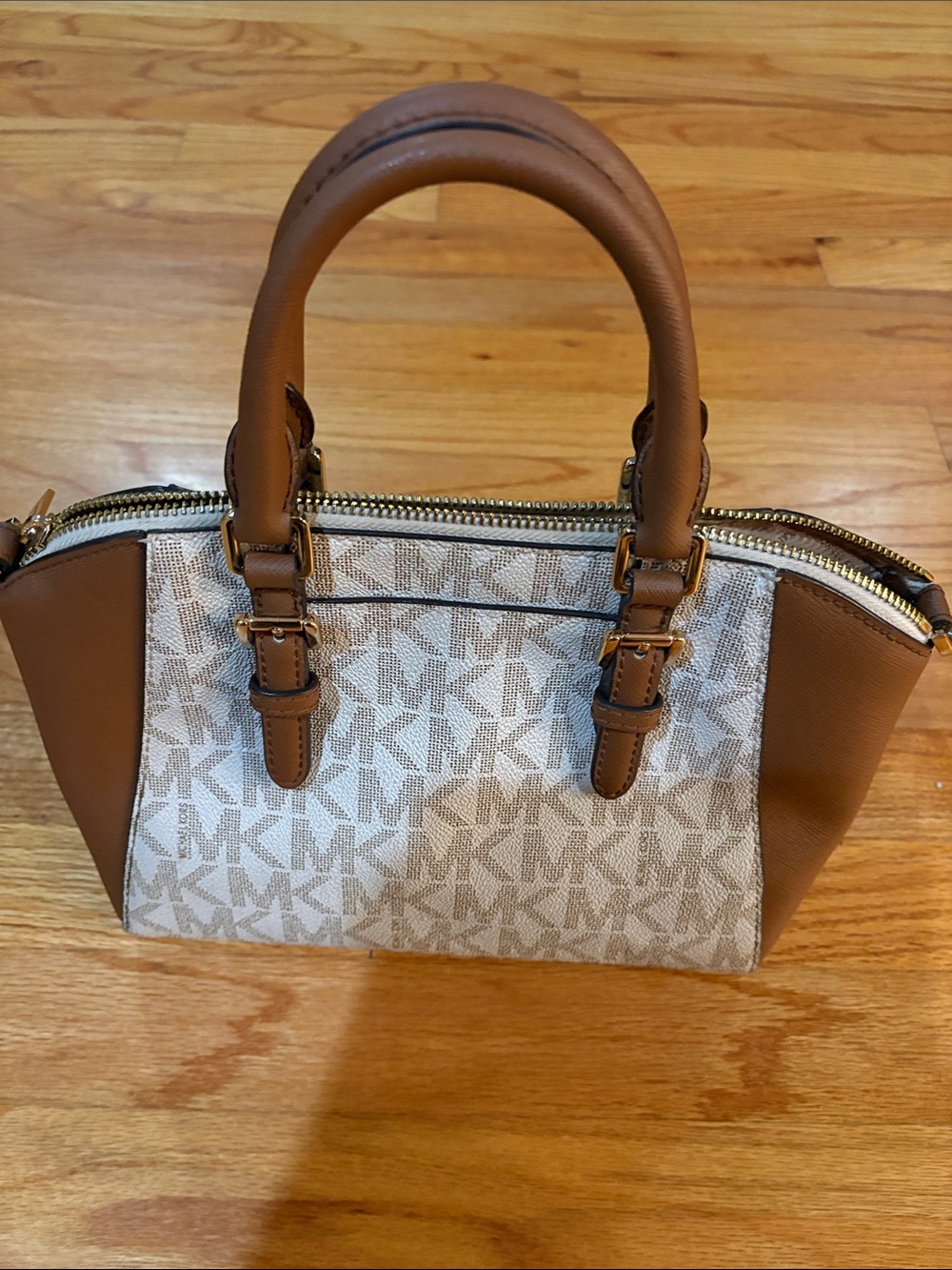 Michael Kors Brown and Cream Signature Satchel - Picture 2 of 5